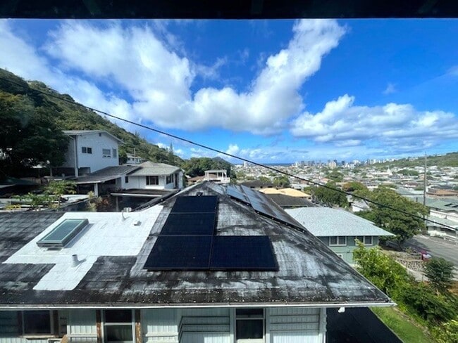 Building Photo - 3 Bed/ 1 Bath home in Honolulu