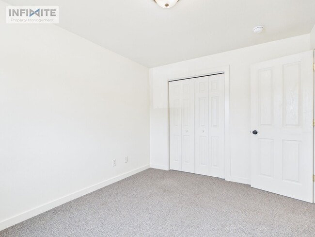 Building Photo - 215 S 18th Ave