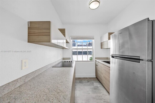 Building Photo - 130 Antiquera Ave
