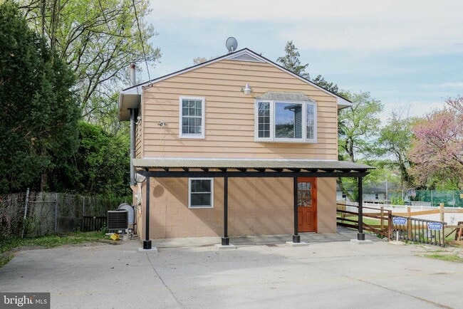 Building Photo - 103 Waelchli Ave