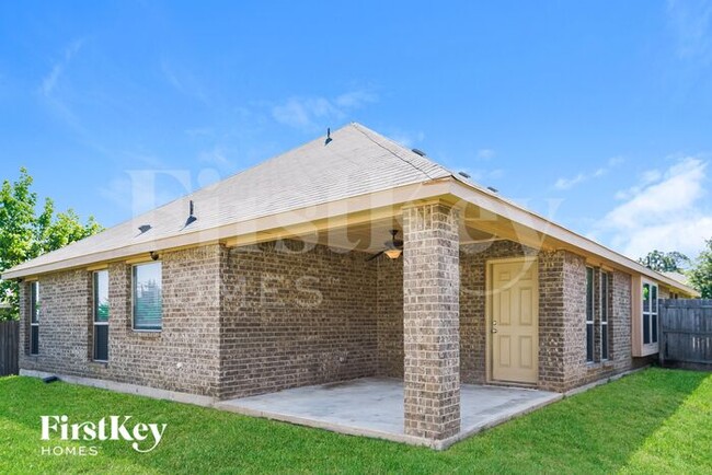 Building Photo - 803 Huddleston Ct