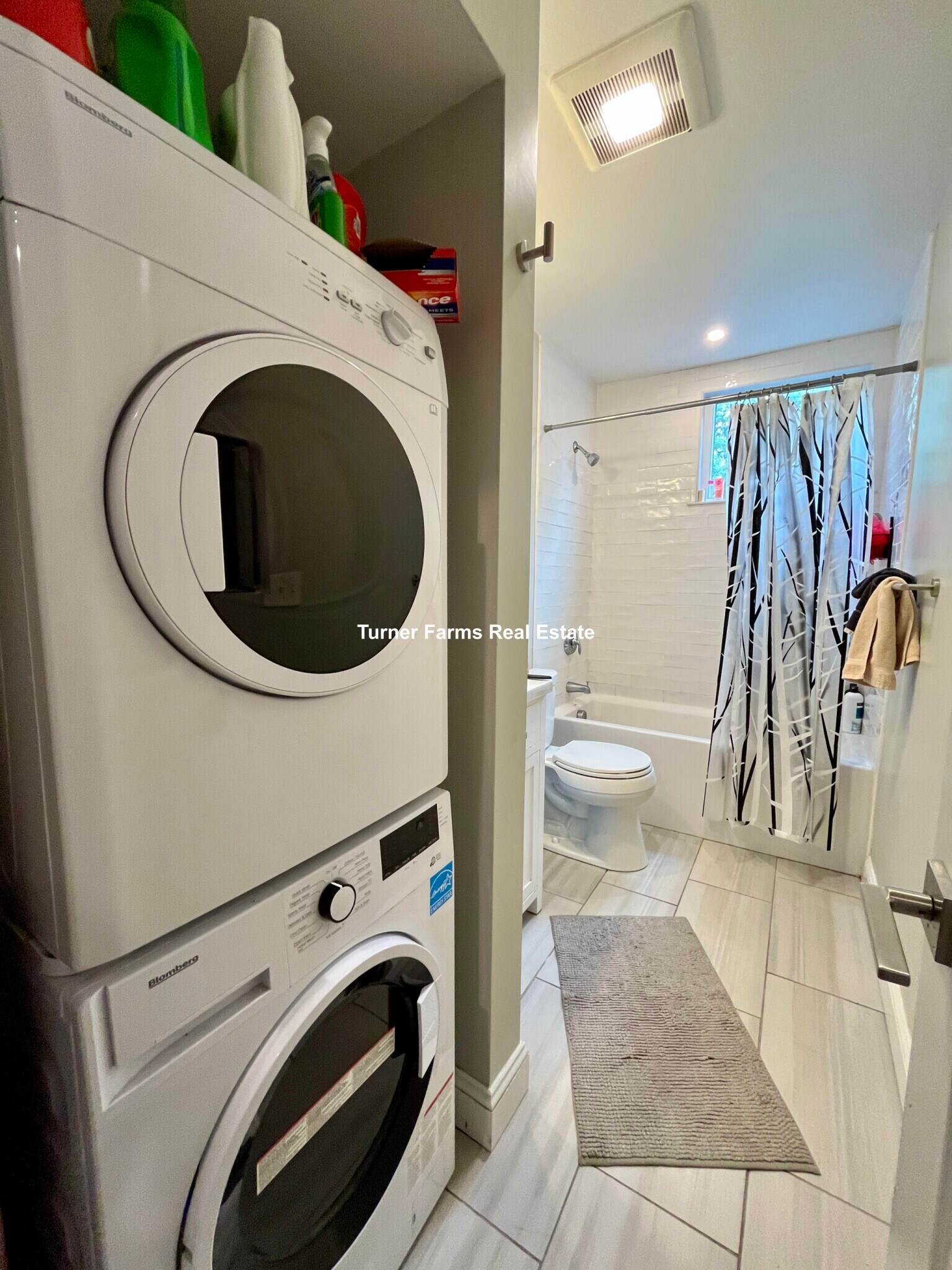 Building Photo - 24 Pond St