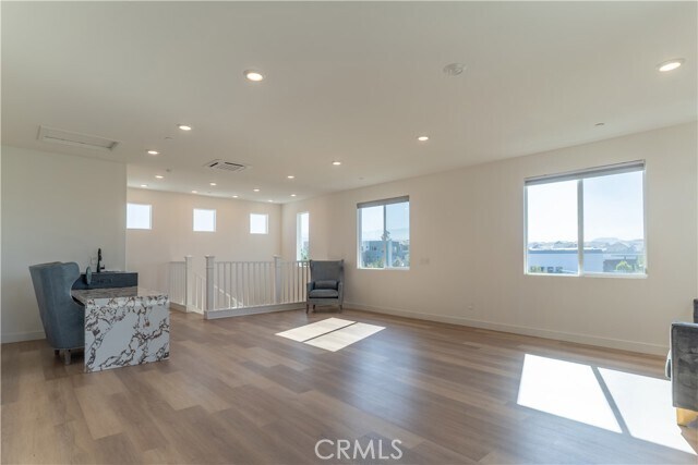 Building Photo - 301 Baluster