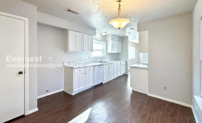 Building Photo - 13507 Tara Oak Dr