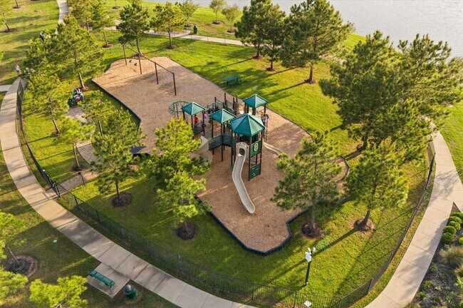 Building Photo - 9638 Birchwood Holw Trl