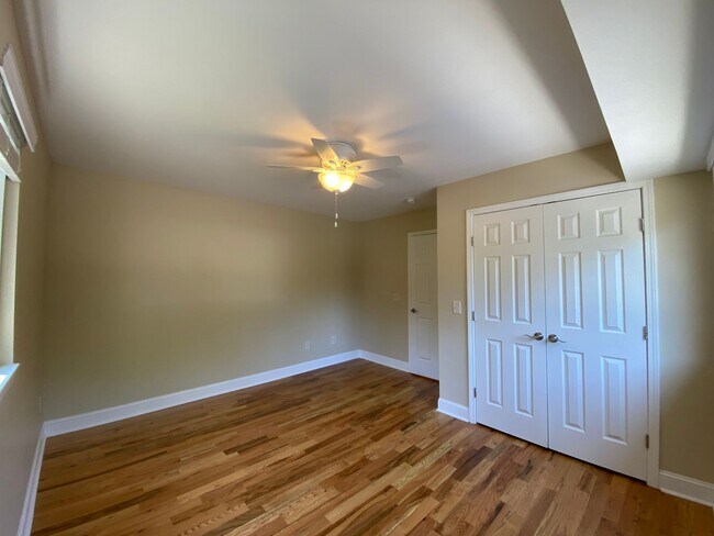 Building Photo - One bedroom one bathroom apartment off of West Union - Downtown Morganton