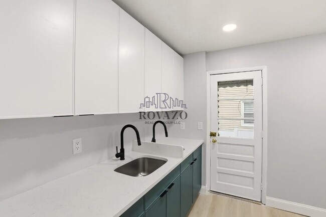 Building Photo - 58 Melrose Terrace