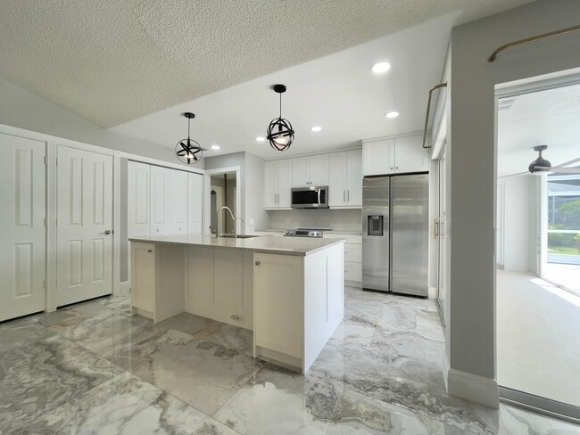 Building Photo - 6503 Geminata Oak Ct