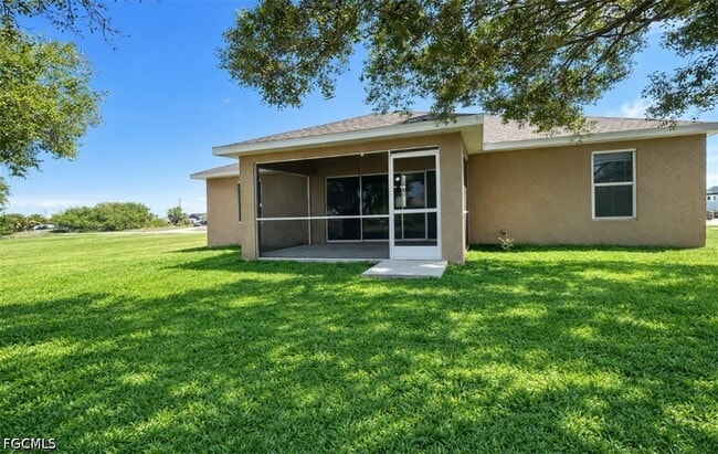 Building Photo - 2010 NE 13th Pl