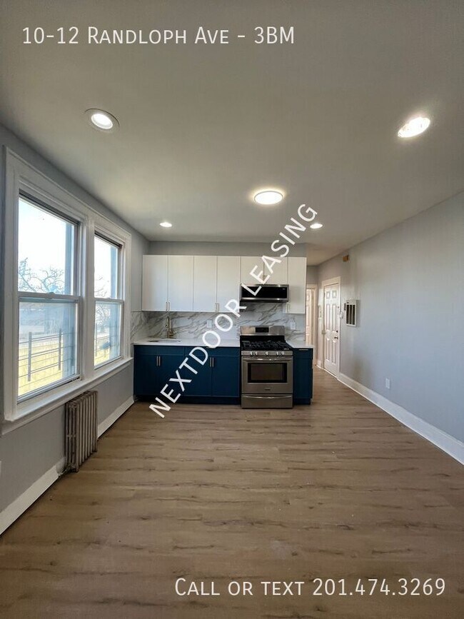 Building Photo - 10-12 Randloph Ave-3BM