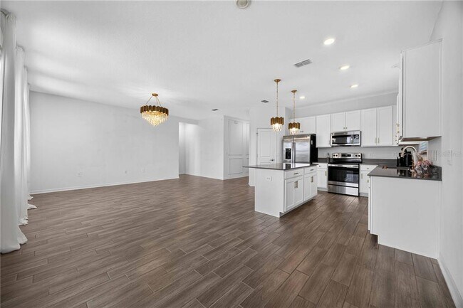 Building Photo - 281 Piave St