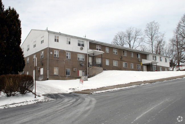 Building Photo - 96 Kempton Ave