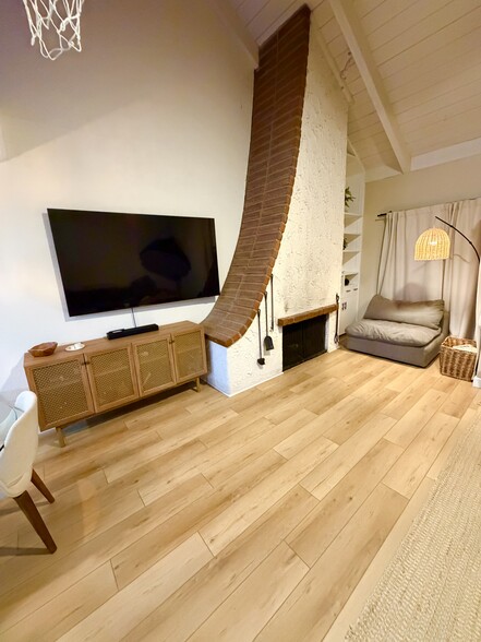 Building Photo - 1925 Alga Rd