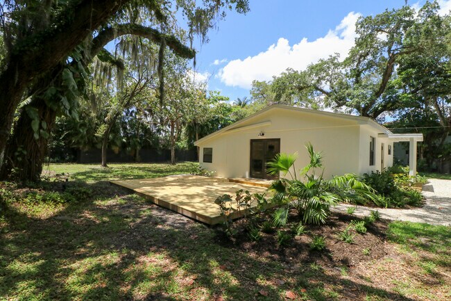 Building Photo - 2101 Riverland Rd
