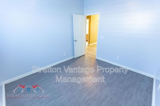 Building Photo - 4710 E Austin Ln