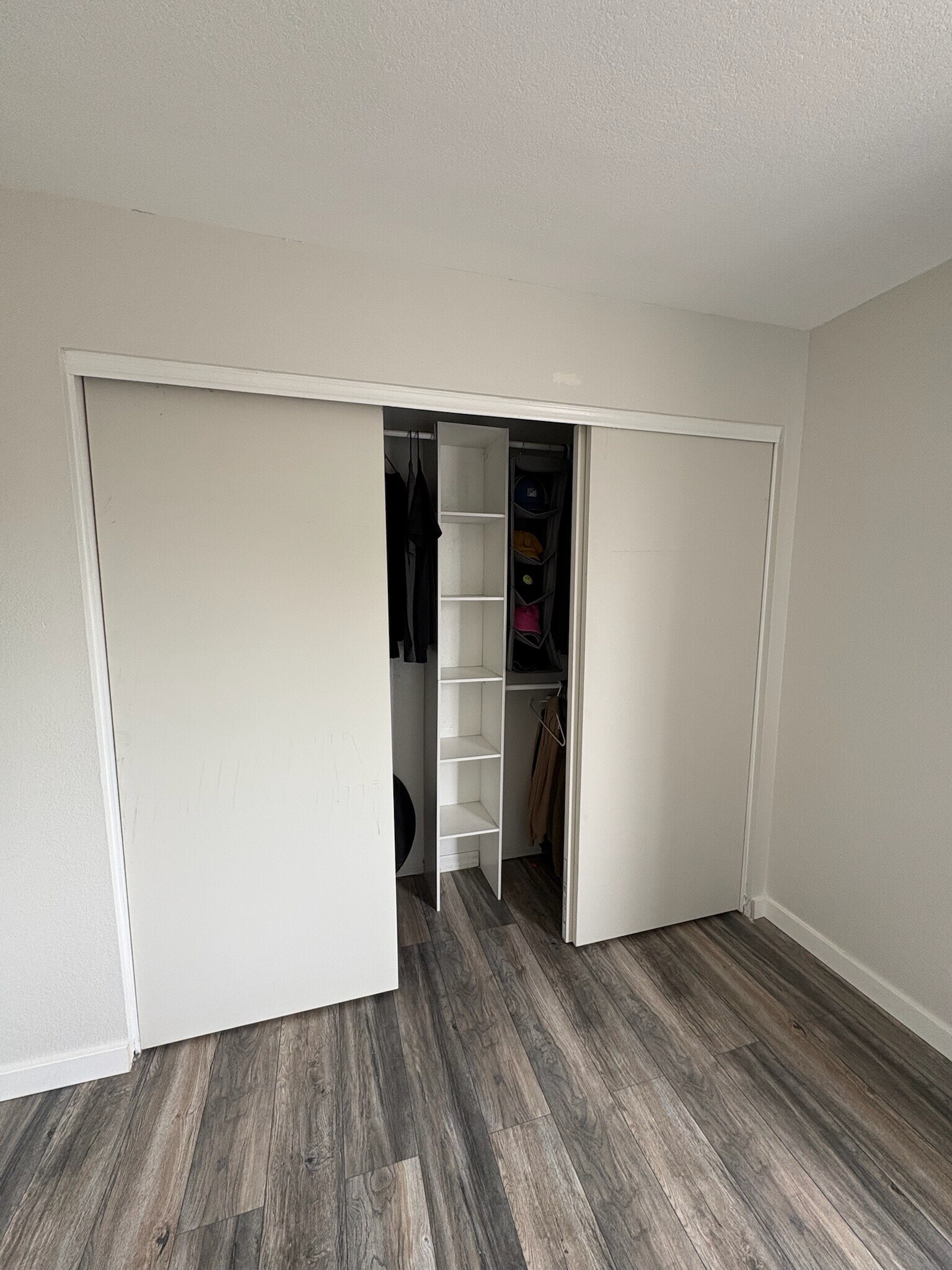 Second bedroom - 3315 E Kelton Ln