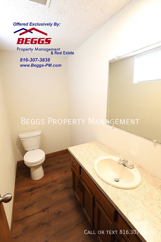 Building Photo - 1221 Broadmore Ln