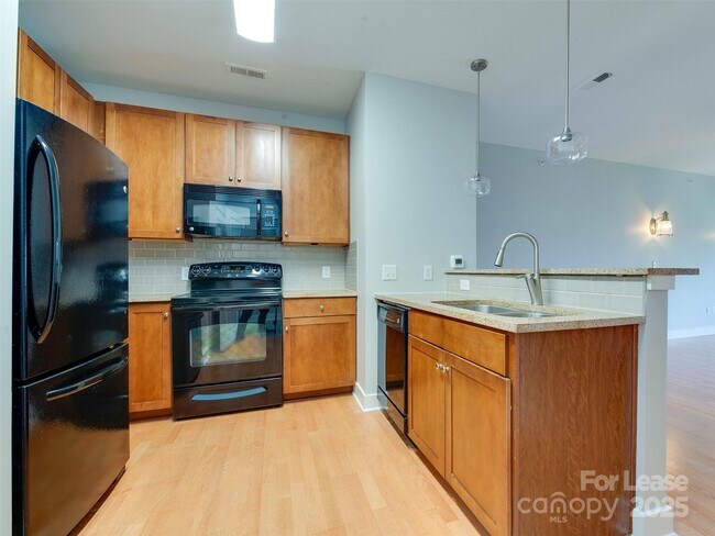Building Photo - 630 Calvert St