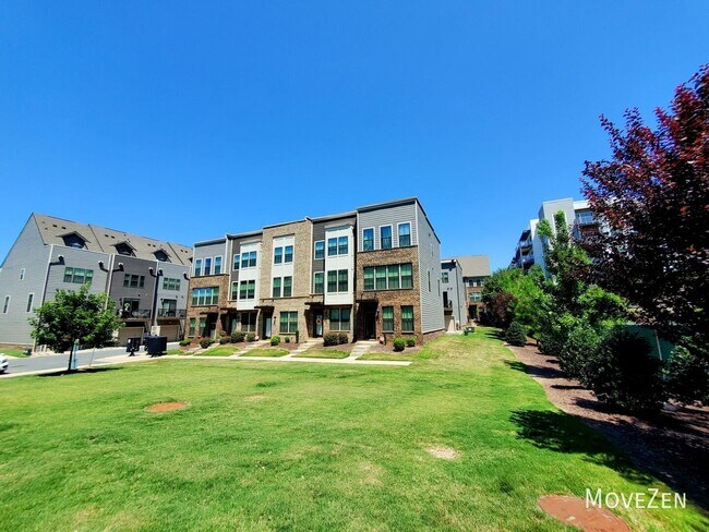 Building Photo - 3645 S Tryon St
