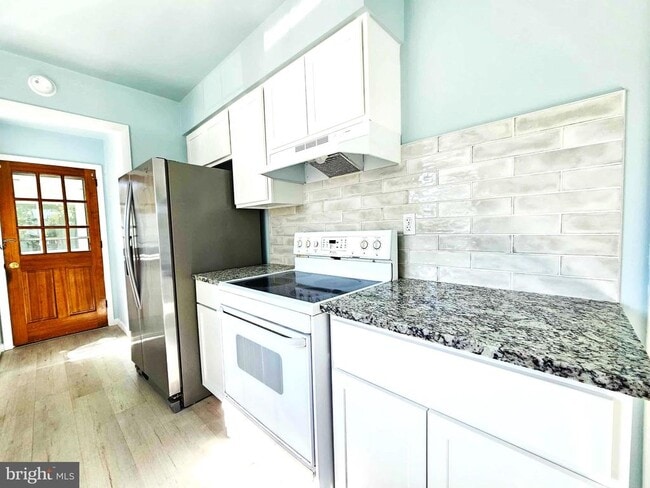 Building Photo - 308 Carey Ave