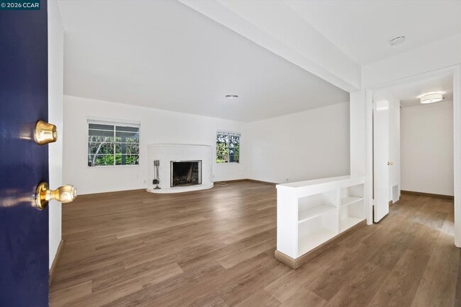 Building Photo - 553 Miner Rd