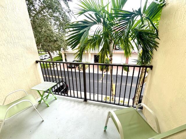 Building Photo - 10520 SW Stephanie Way