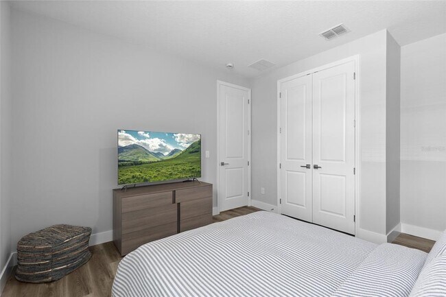 Building Photo - 2205 Broadbrook Dr