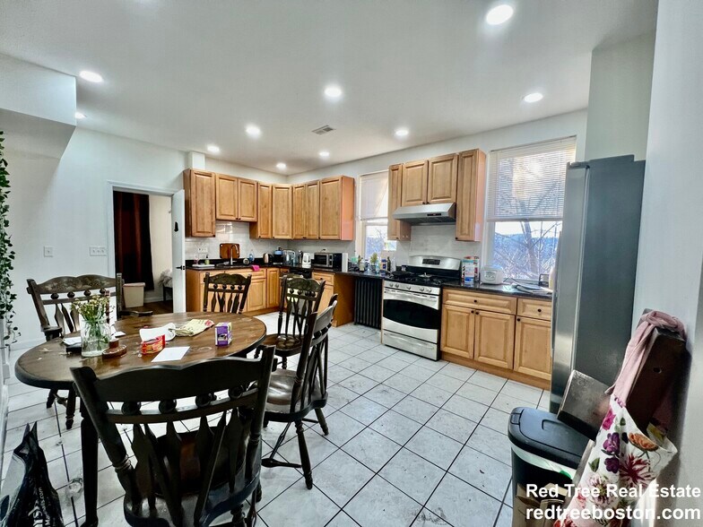 Building Photo - 16 Copenger St