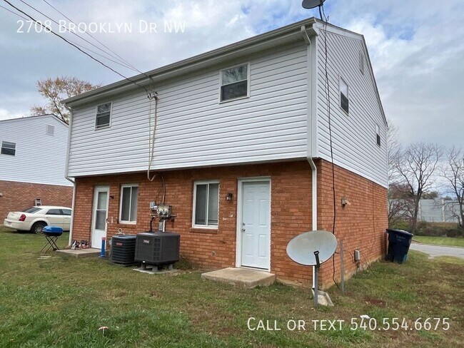 Building Photo - 2708 Brooklyn Dr NW