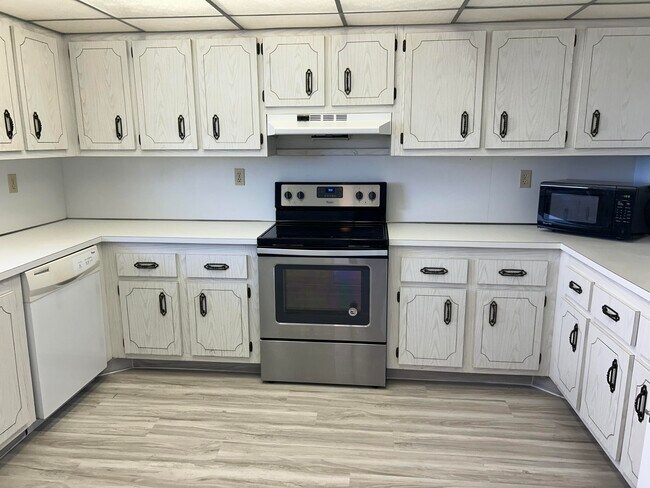 Building Photo - 300 N Hwy A1A