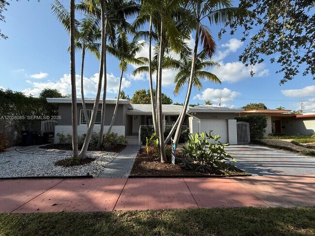 Building Photo - 1116 Biarritz Dr