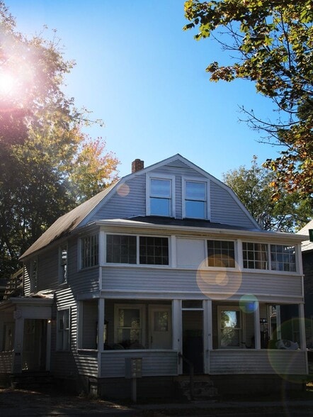 Building Photo - 43-47 Willow St