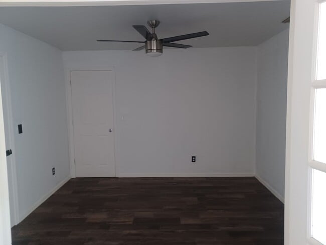 Building Photo - Available Now: 3/2 + den Home On A Quiet D...