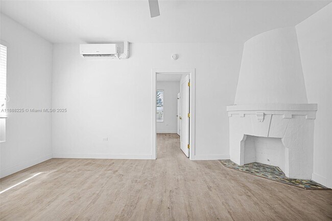 Building Photo - 641 10th St