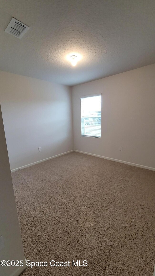 Building Photo - 591 Mimosa St SW