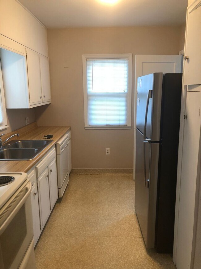 Building Photo - Beautiful home for rent!
