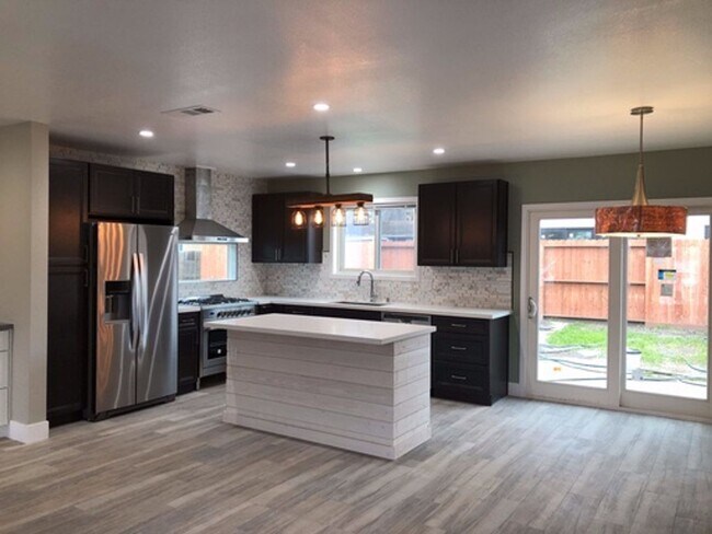 Building Photo - Beautiful Home / Concord CA