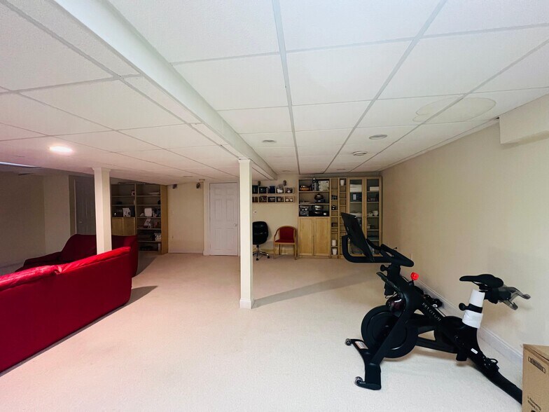 Finished basement - 2914 Leslie Park Cir