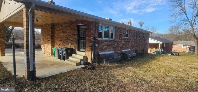 Building Photo - 5616 Old Temple Hill Rd