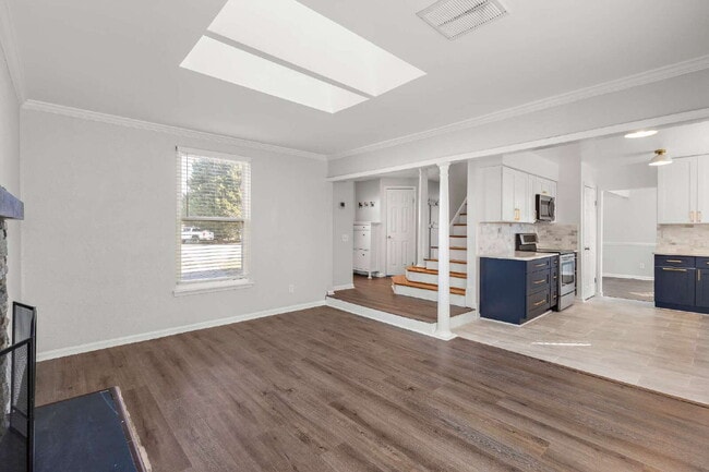 Building Photo - Beautiful home in Rock Creek