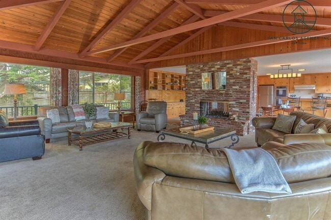 Building Photo - 2 Bedroom Carmel Home with Views of Point Lobos