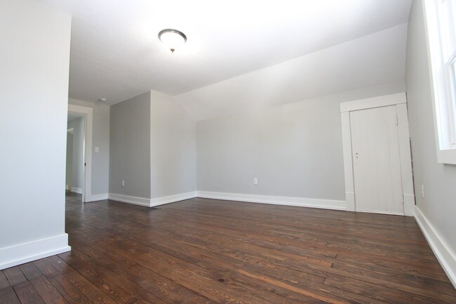 Building Photo - 225 Garfield Ave SW