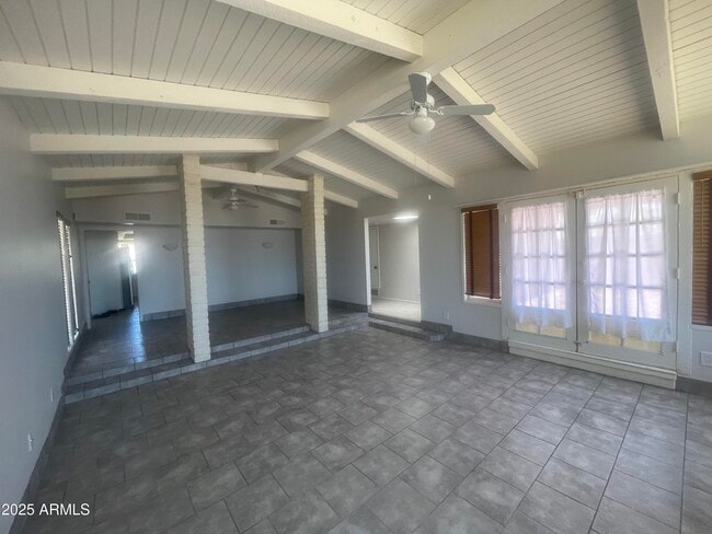 Building Photo - 12207 N 70th St