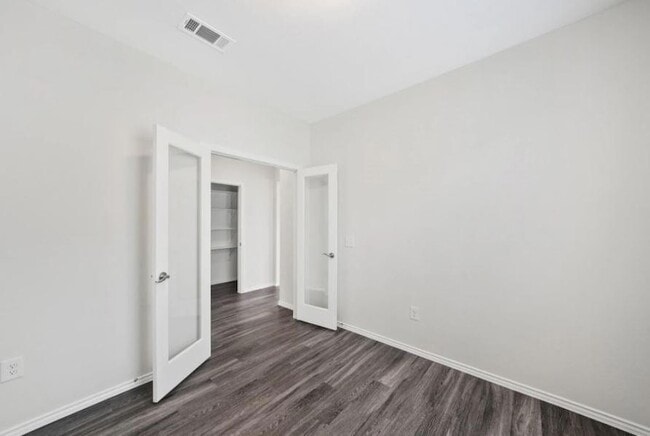 Building Photo - 505 Benicia Cv