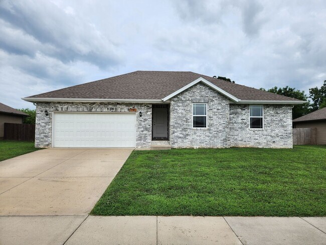 Primary Photo - Spacious 3-Bedroom, 2-Bathroom Home AVAILA...