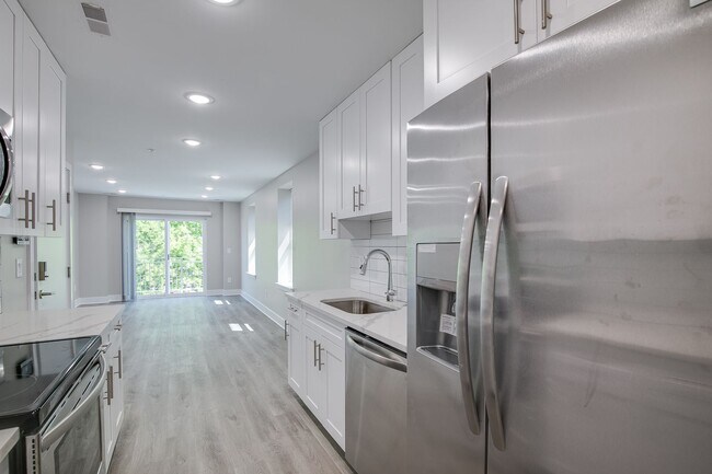 Building Photo - 2017 N College Ave