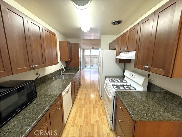 Building Photo - 6345 Green Valley Cir
