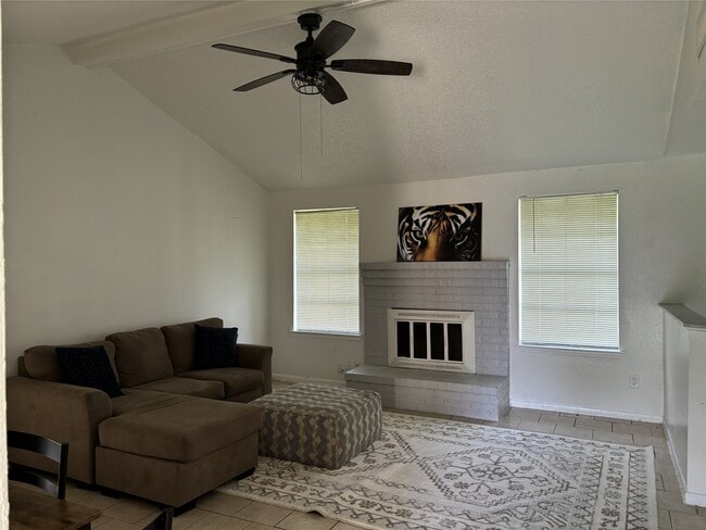 Building Photo - 12211 Wood Spring Ln