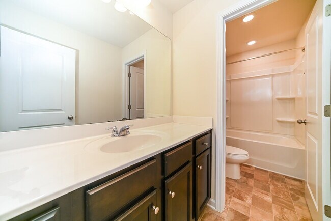 Building Photo - 504 Overo Dr