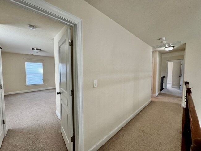 Building Photo - 4-Bedroom Home Ready 07-10-26!! Gourmet Kitchen - Fenced Backyard - Pet Friendly!